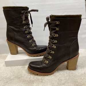 Authentic UGG Soft Leather Brown Boots size 8.5